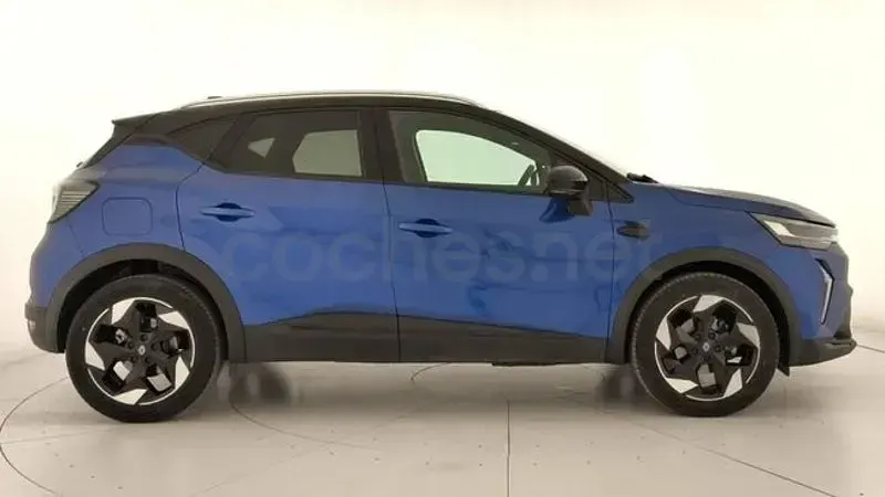Usado Renault Captur Techno 100 CV (73 kW) 2025 Azul SUV