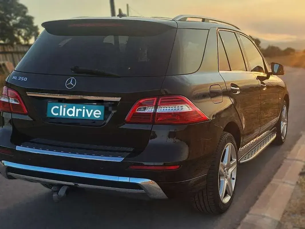 Usado Mercedes ML320 258 CV (189 kW) 2012 Negro SUV