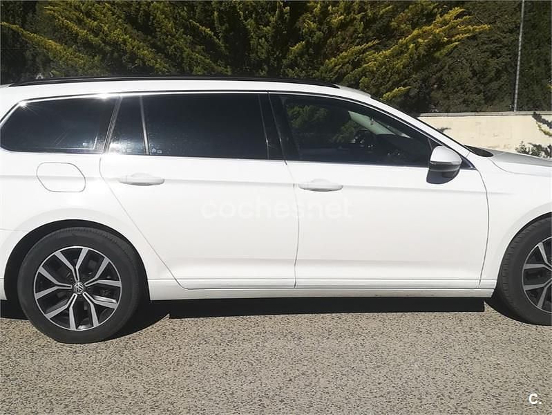 Usado VW Passat Advance 150 CV (110 kW) 2015 Blanco Familiar