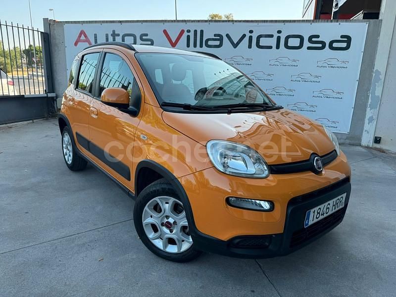 Usado Fiat Panda Trekking 75 CV (55 kW) 2013 Naranja Utilitario