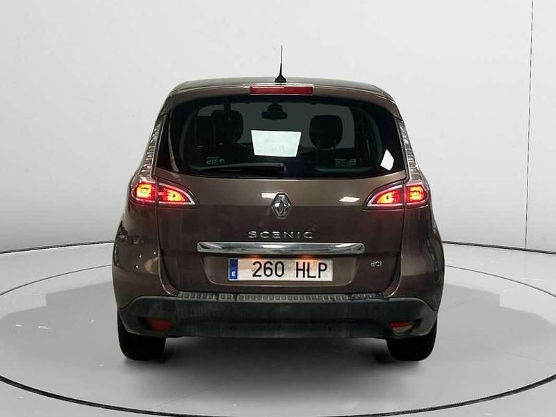Usado Renault Scénic III Dynamique 131 CV (96 kW) 2012 Marrón Monovolumen