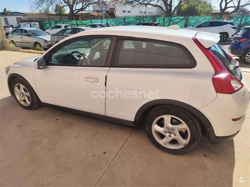 Usado Volvo C30 Momentum 115 CV (84 kW) 2012 Blanco Utilitario