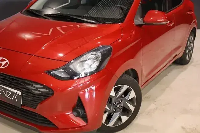 Usado Hyundai i10 67 CV (49 kW) 2025 Rojo Utilitario