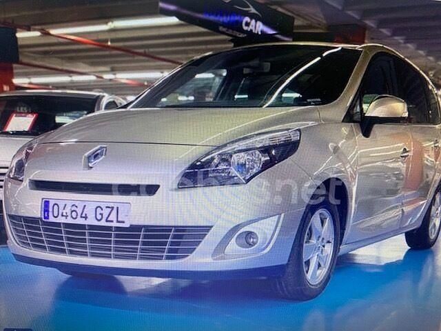 Beige Usado 2011 Renault Scénic III Dynamique Monovolumen | 8999 € - Imagen 1/4
