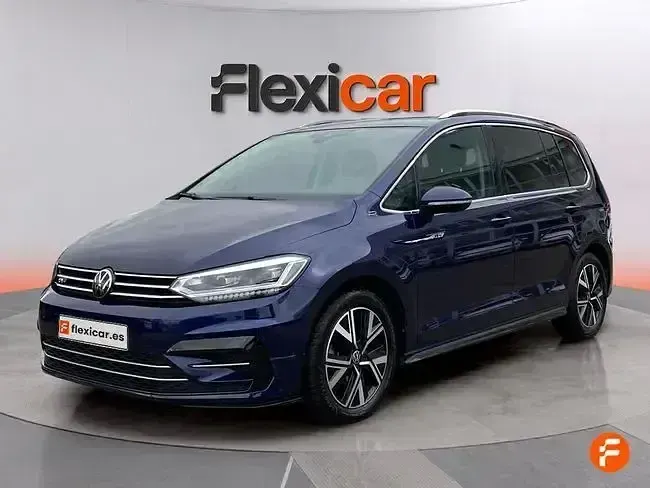 Usado VW Touran R-line 150 CV (110 kW) 2023 Azul Monovolumen
