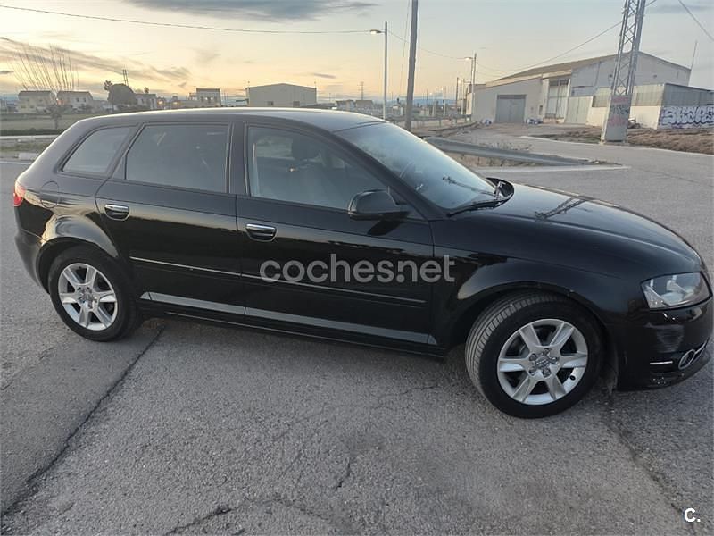 Usado Audi A3 Ambiente 105 CV (77 kW) 2012 Negro Utilitario