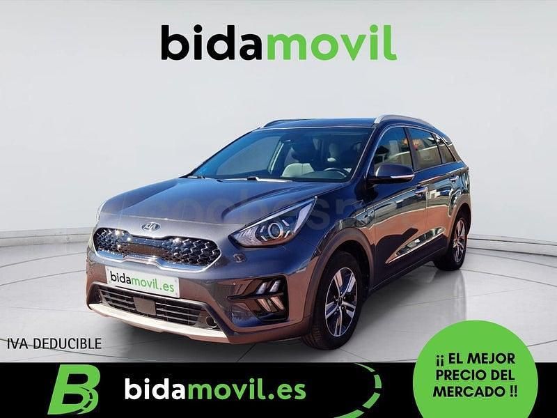 Usado Kia Niro 141 CV (103 kW) 2021 Gris / plata SUV