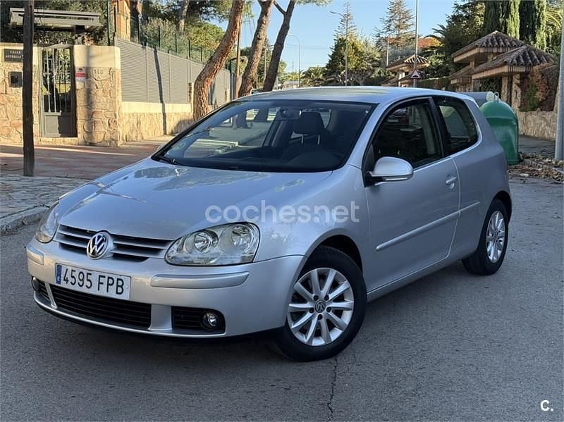 Gris / plata Usado 2007 VW Golf V Sportline Berlina | 5500 € (Precio justo) - Imagen 1/4