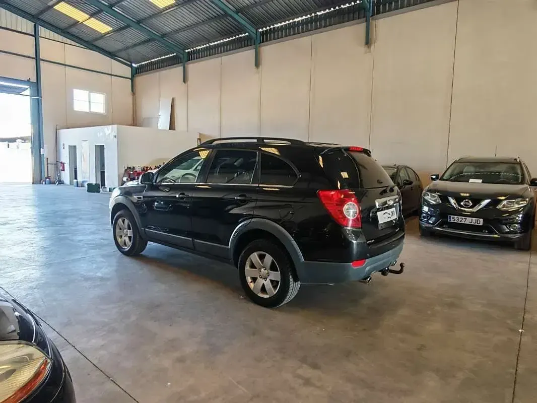 Usado Chevrolet Captiva LT 163 CV (119 kW) 2012 Negro SUV