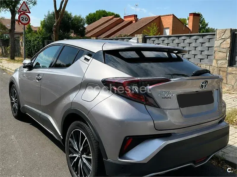 Usado Toyota C-HR Advance 122 CV (89 kW) 2018 Gris / plata SUV