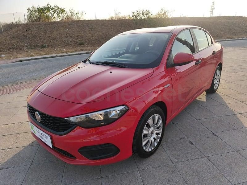 Usado Fiat Tipo Pop 95 CV (69 kW) 2019 Rojo Berlina