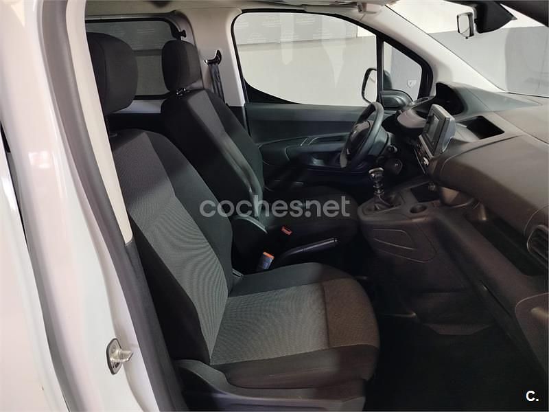 Usado Peugeot Rifter Active 102 CV (75 kW) 2023 Blanco Monovolumen