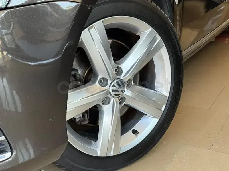 Usado VW Passat Edition 140 CV (102 kW) 2014 Marrón Berlina