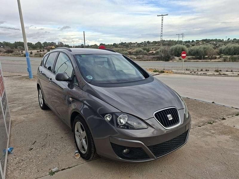 Negro Usado 2014 Seat Altea XL Ecomotive Monovolumen | 4500 € (Super precio) - Imagen 1/4