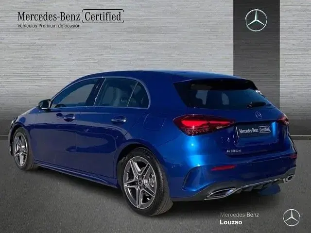 Usado Mercedes A180 116 CV (85 kW) 2025 Azul espectra Berlina