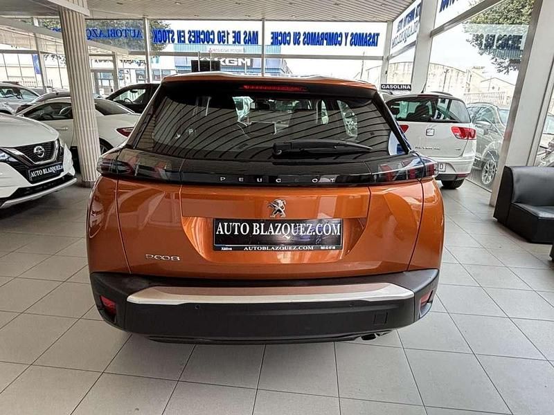 Usado Peugeot 2008 Active 101 CV (74 kW) 2020 Naranja SUV
