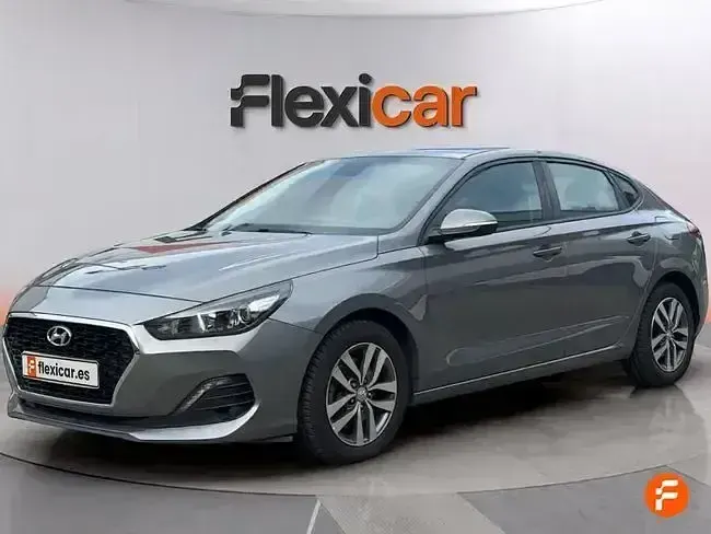Usado Hyundai i30 116 CV (85 kW) 2019 Gris Familiar