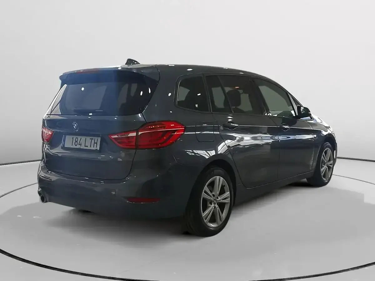 Usado BMW 216 Gran Tourer Advantage 109 CV (80 kW) 2021 Gris Monovolumen