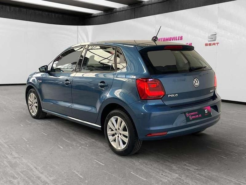 Usado VW Polo Edition 75 CV (55 kW) 2015 Azul Utilitario