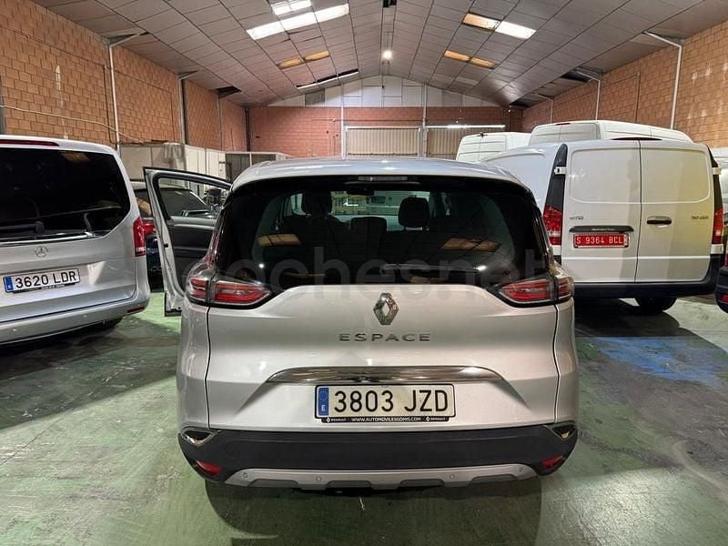 Usado Renault Espace 160 CV (117 kW) 2017 Gris / plata Monovolumen