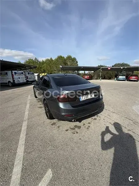 Usado BMW 318 143 CV (105 kW) 2016 Gris / plata Berlina