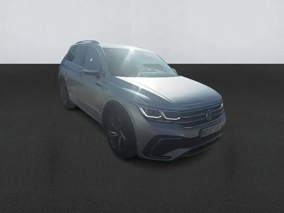 Usado VW Tiguan R-line 150 CV (110 kW) 2021 Gris SUV
