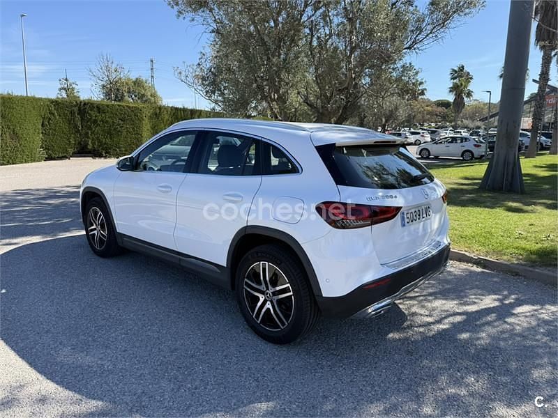 Usado Mercedes GLA200 150 CV (110 kW) 2021 Blanco SUV