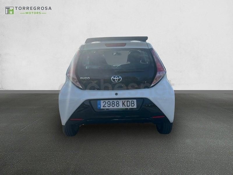 Usado Toyota Aygo X-wave 69 CV (50 kW) 2017 Blanco Utilitario