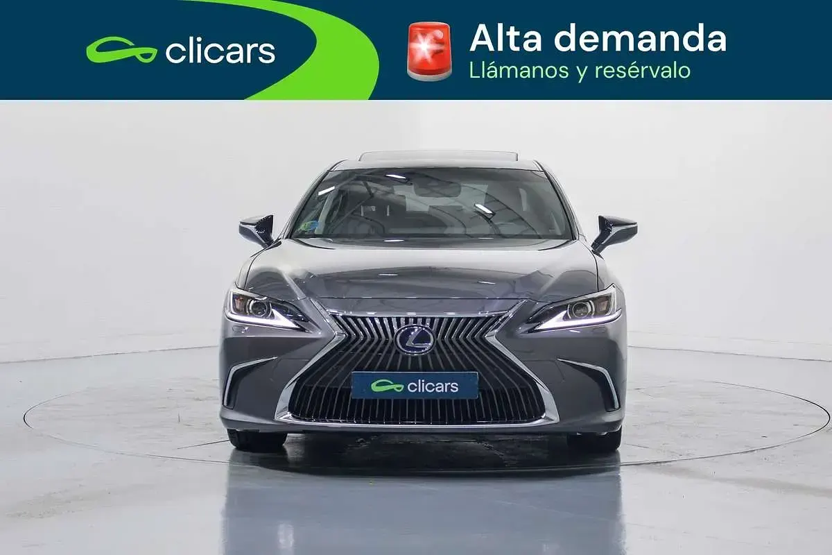 Usado Lexus ES300 Sport Line 178 CV (130 kW) 2021 Plateado Berlina