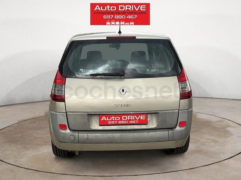 Usado Renault Grand Scénic II Dynamique 130 CV (95 kW) 2006 Beige Monovolumen