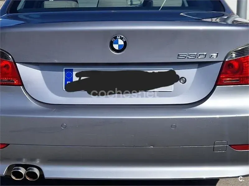 Usado BMW 530 193 CV (141 kW) 2004 Gris / plata Berlina