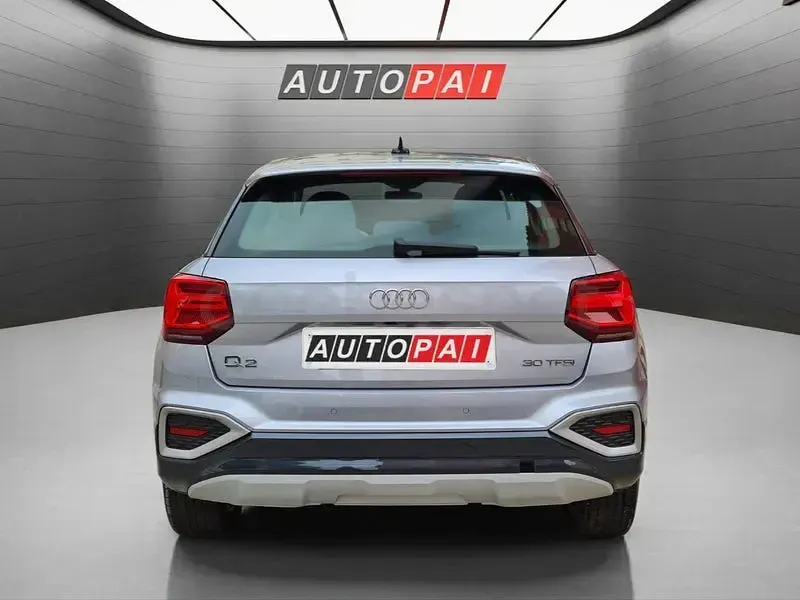 Usado Audi Q2 Advanced Plus 116 CV (85 kW) 2024 Gris / plata SUV