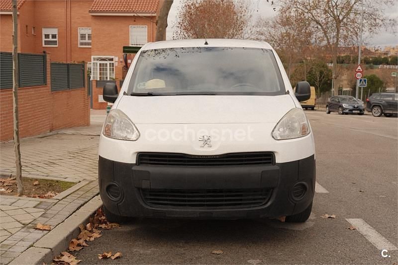 Usado Peugeot Partner Tepee Access 75 CV (55 kW) 2014 Blanco Monovolumen
