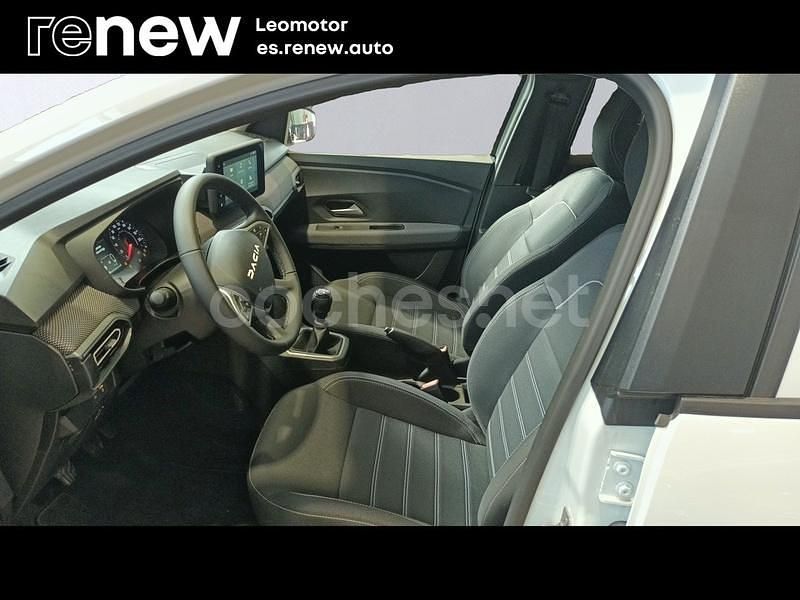 Usado Dacia Jogger Expression 100 CV (73 kW) 2025 Blanco Monovolumen