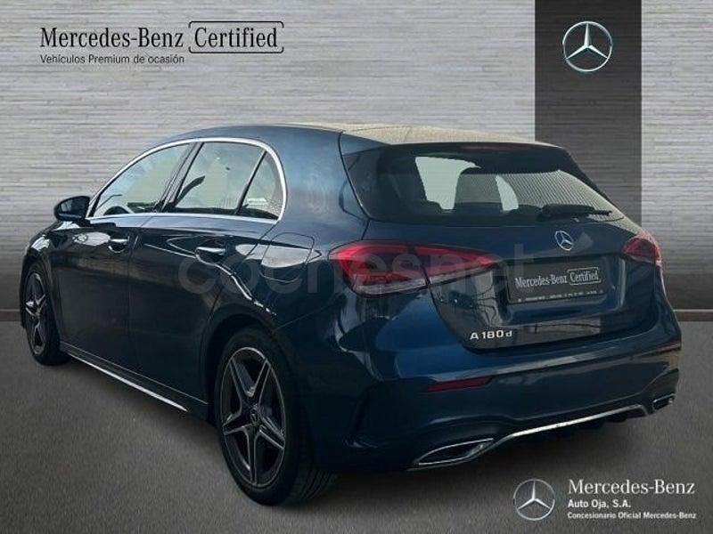 Usado Mercedes A180 116 CV (85 kW) 2021 Azul Berlina