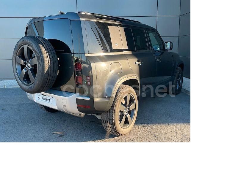 Usado Land Rover Defender SE 404 CV (297 kW) 2024 Gris / plata SUV