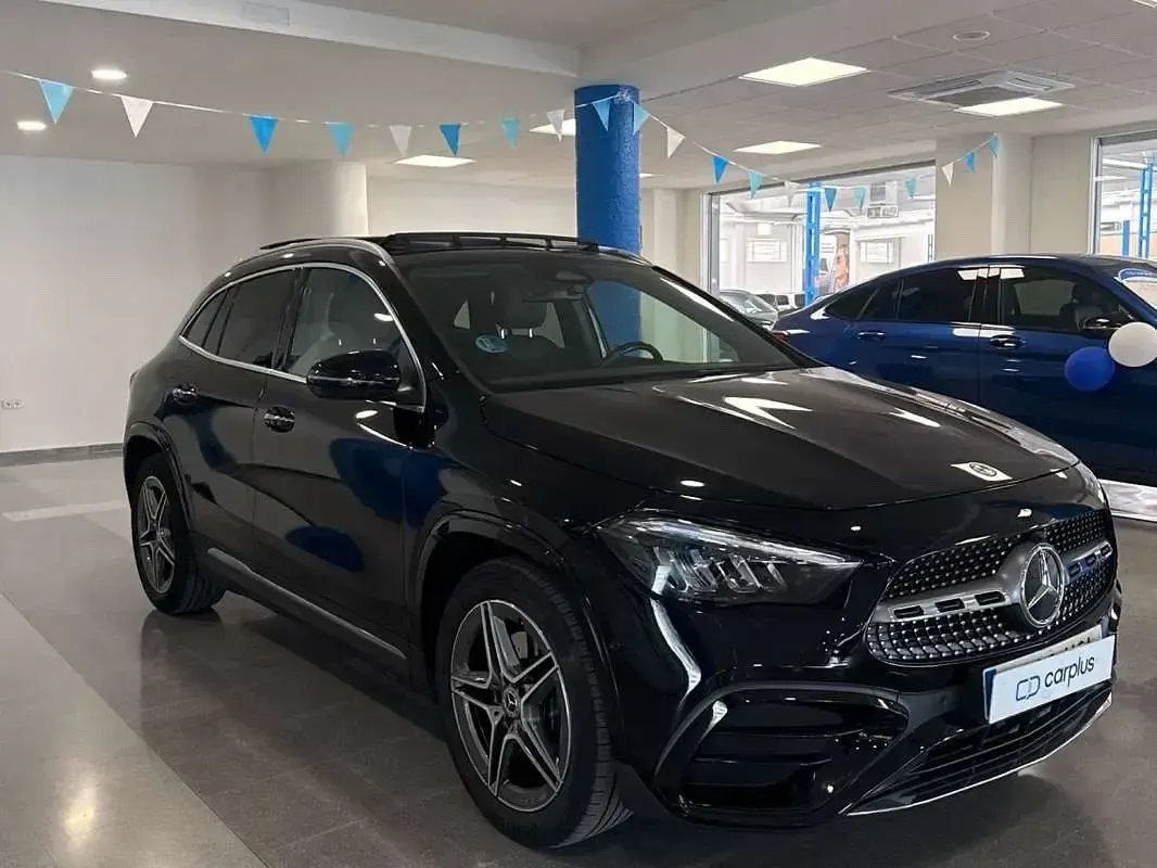 Usado Mercedes GLA200 163 CV (119 kW) 2024 Negro SUV