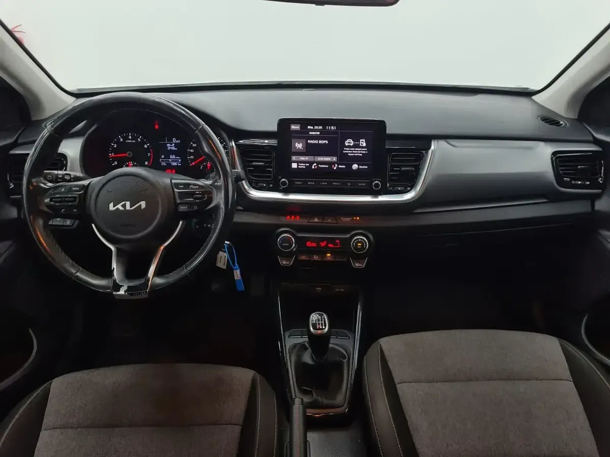 Usado Kia Stonic 101 CV (74 kW) 2022 Blanco SUV
