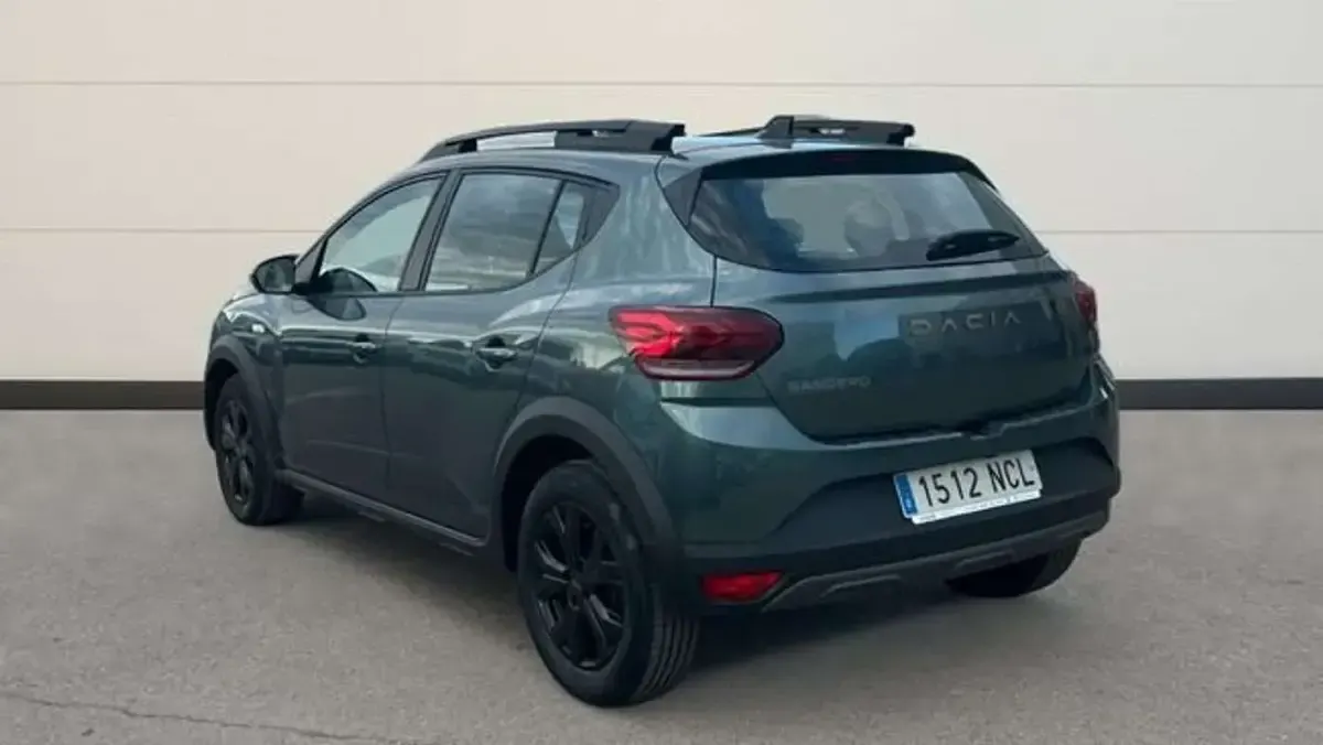 Usado Dacia Sandero Extreme 101 CV (74 kW) 2025 Verde Utilitario