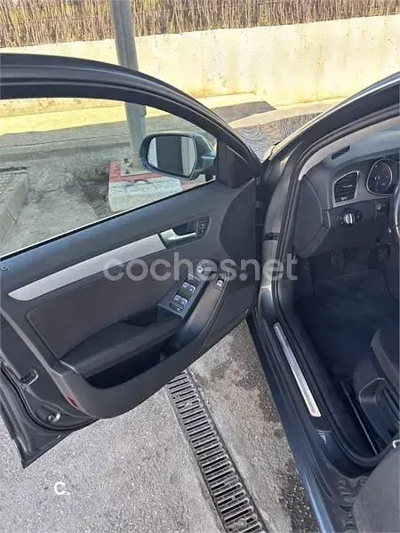 Usado Audi A4 143 CV (105 kW) 2012 Gris / plata Berlina