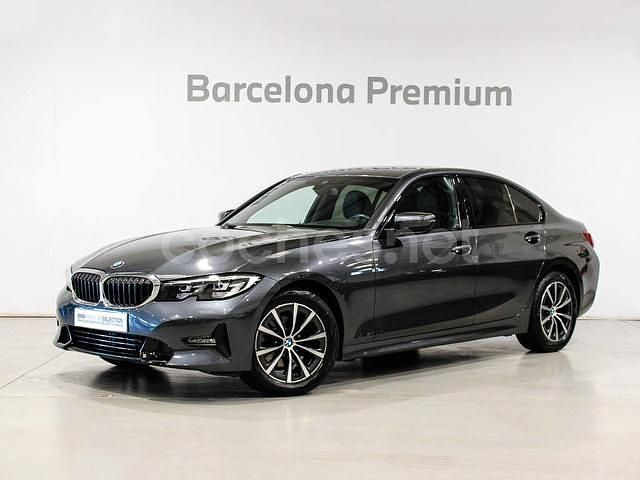 Gris / plata Usado 2022 BMW 320e Comfort Edition Berlina | 35.990 € (Un poco caro) - Imagen 1/4