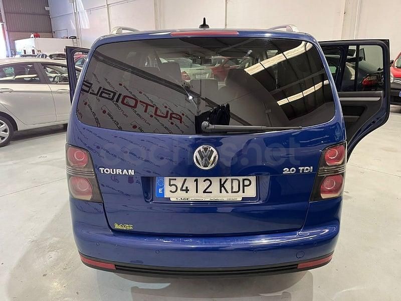 Usado VW Touran Advance 170 CV (125 kW) 2010 Azul Monovolumen