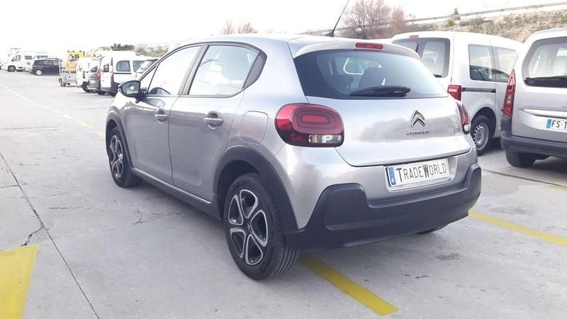 Usado Citroën C3 Shine 99 CV (72 kW) 2021 Gris Utilitario