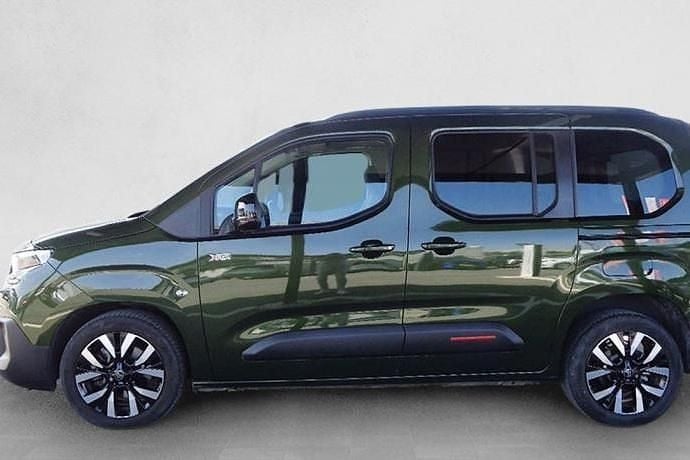 Usado Citroën Berlingo XTR 130 CV (95 kW) 2024 Monovolumen