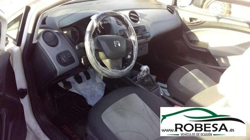 Usado Seat Ibiza I-Tech 75 CV (55 kW) 2015 Blanco Utilitario