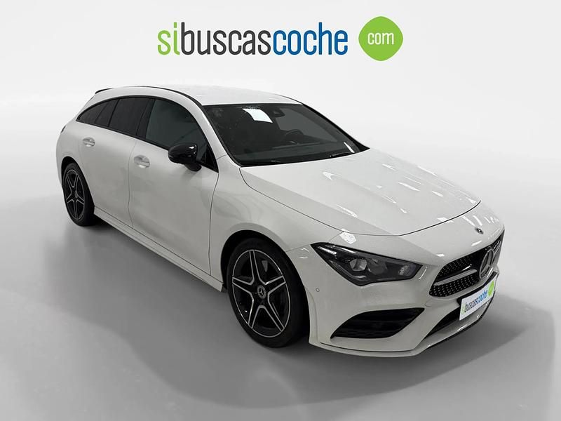 Usado Mercedes CLA200 Shooting Brake 150 CV (110 kW) 2023 Blanco Familiar