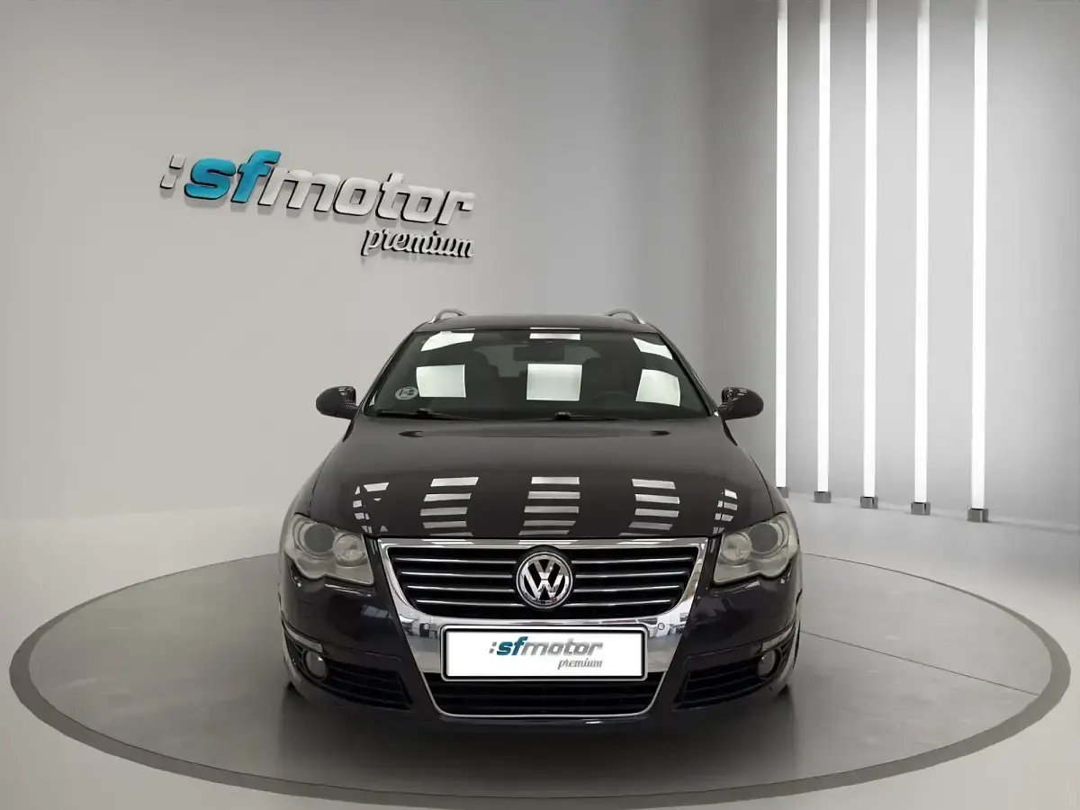 Usado VW Passat Highline 140 CV (102 kW) 2010 Negro Familiar
