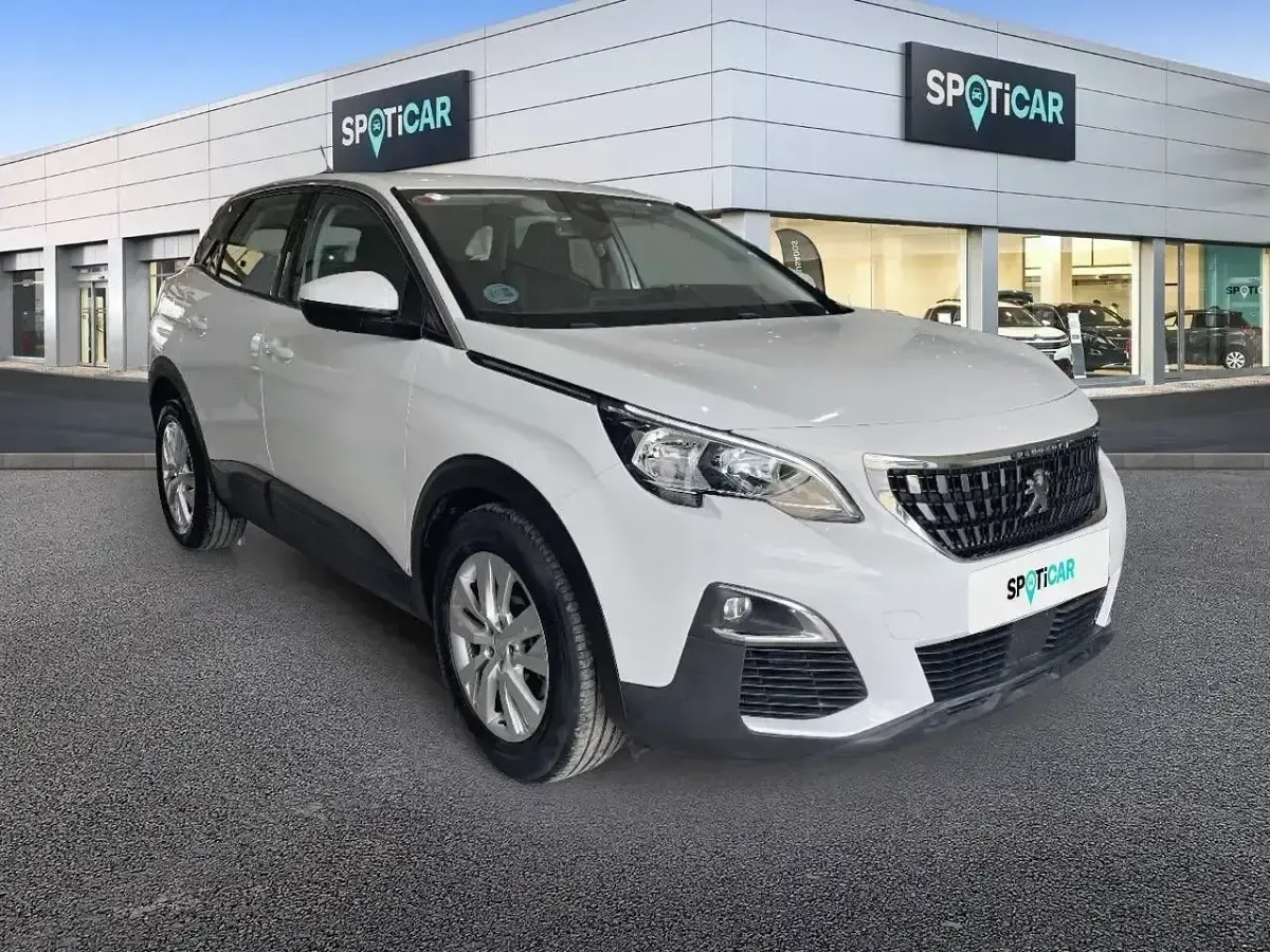 Usado Peugeot 3008 Active 130 CV (95 kW) 2019 Blanco SUV