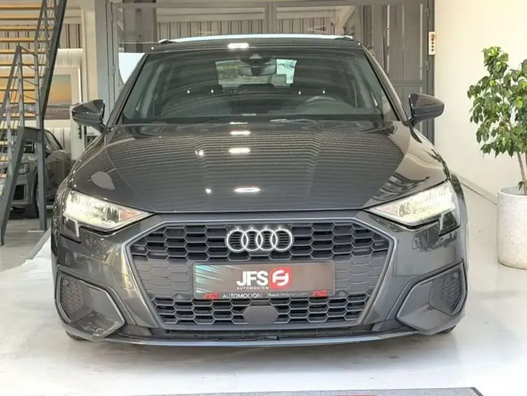 Usado Audi A3 Sportback 150 CV (110 kW) 2021 Gris Utilitario