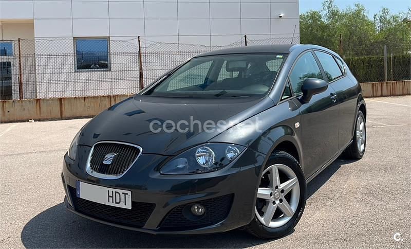 Gris / plata Usado 2012 Seat Leon Reference Berlina | 7000 € (Super precio) - Imagen 1/4